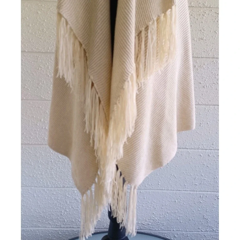 Lilly Pulitzer Cream Metallic Knit Waterfall Fringe Cardigan Vest Large Womens‎